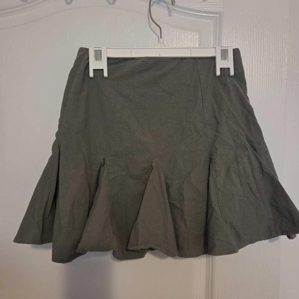 Green Mini Skirt/skort with Pleated Design